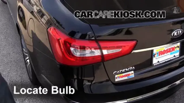 2014 Kia Cadenza Premium 3.3L V6 Éclairage Feu stop (remplacer ampoule)